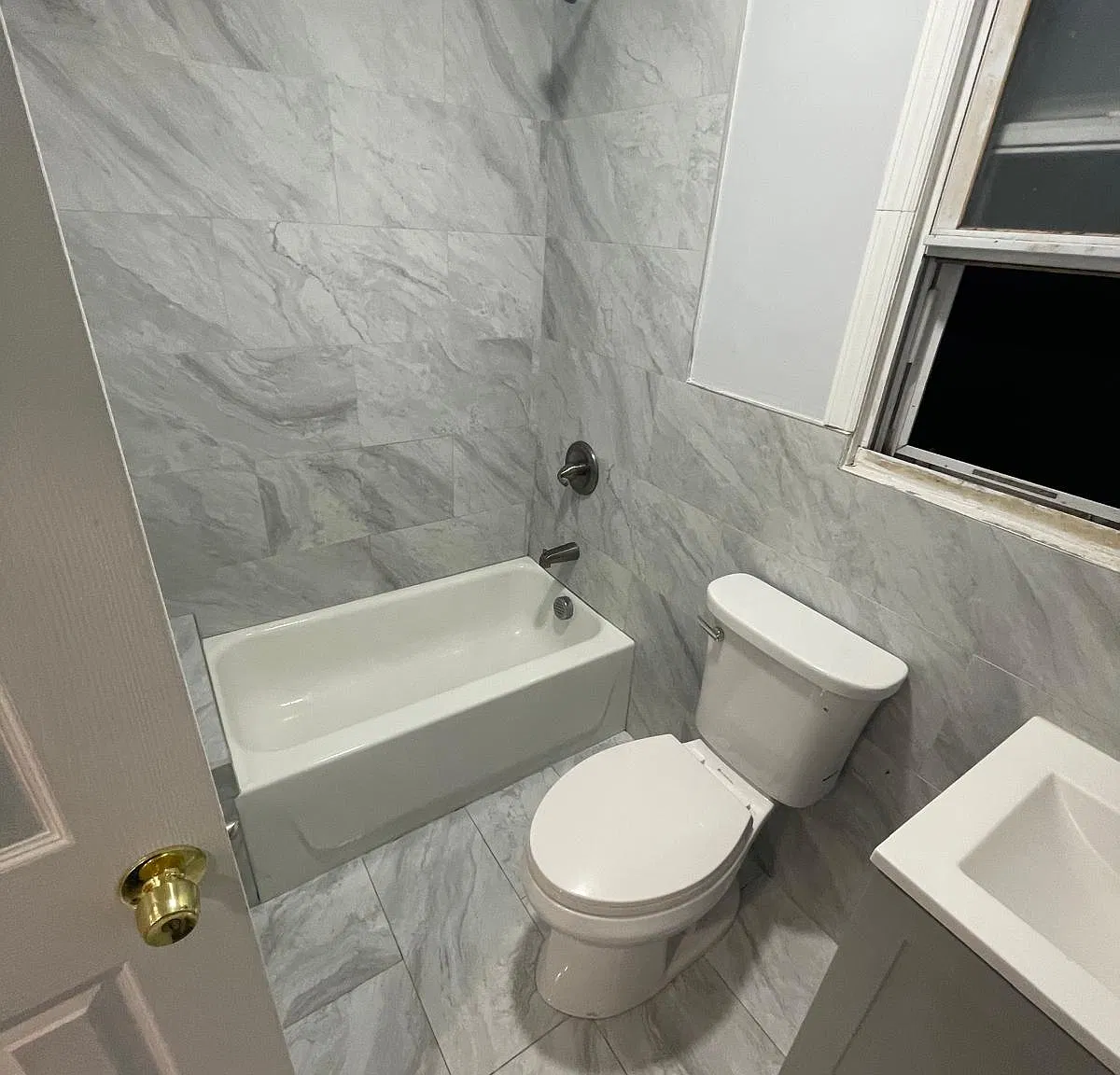 2 bed, 1300 sqft, $2,100 — Photo 3