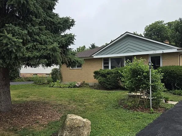 1S459 Leahy Rd, Oakbrook Terrace, IL 60181