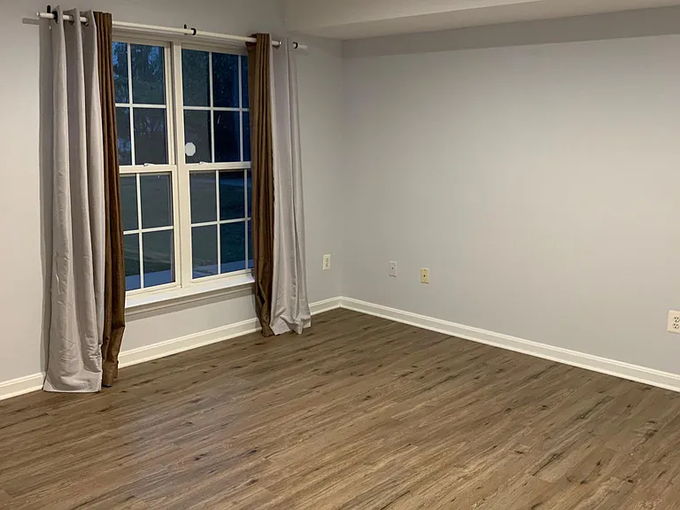 Spacious Rec-room on entry-level