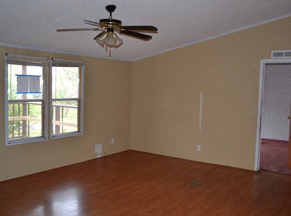 3rd image of 407 N Caldwell St