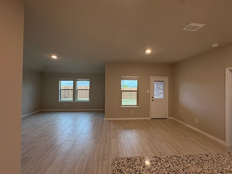 548 Mash Ln — Photo 7