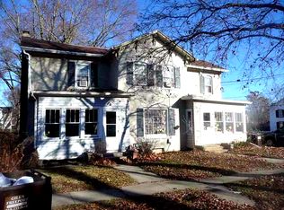 414 W Clark St, Freeport, IL 61032