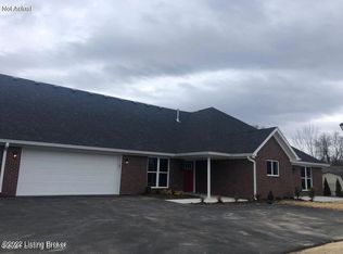 408 Eagle Pointe Dr, Louisville, KY 40214