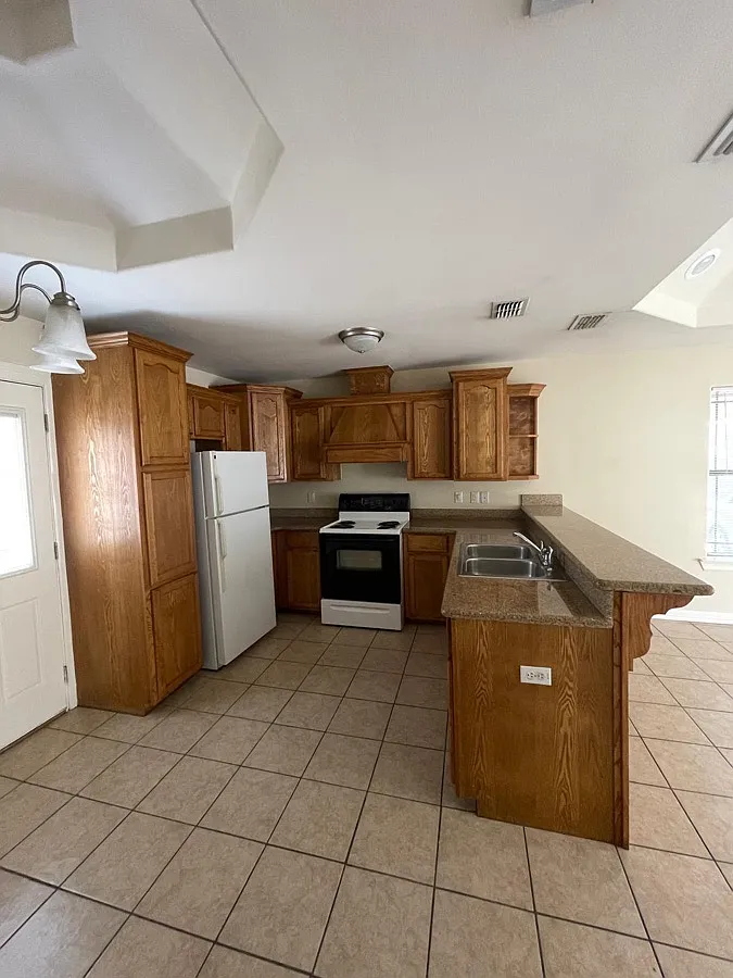 1205 South palm Drive - 4 — Photo 2