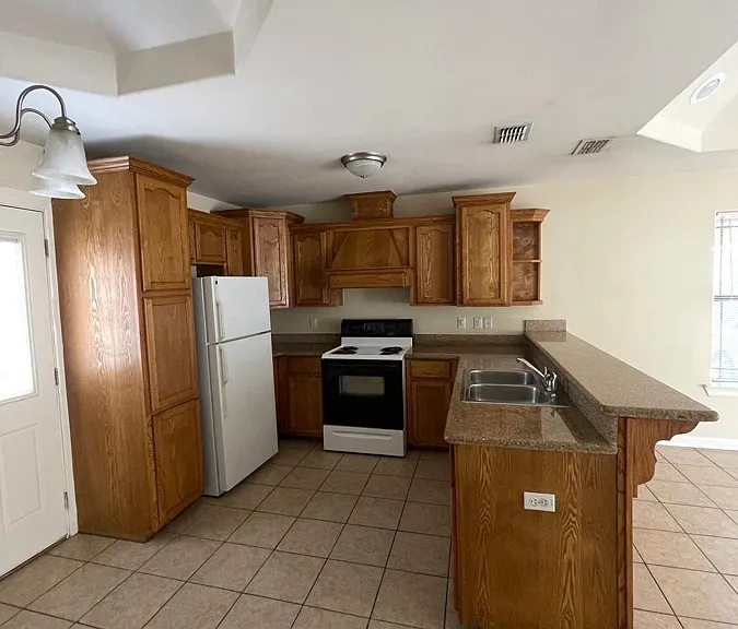1205 S Palm Dr #4 — Photo 2