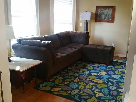 3rd image of 1302 Wealthy St SE #1