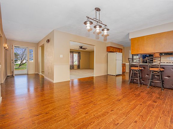 5th image of 130 Greenview Rd