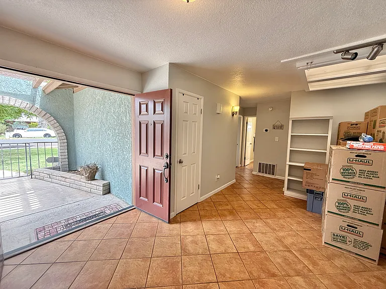 1120 S Hereford Ave — Photo 16