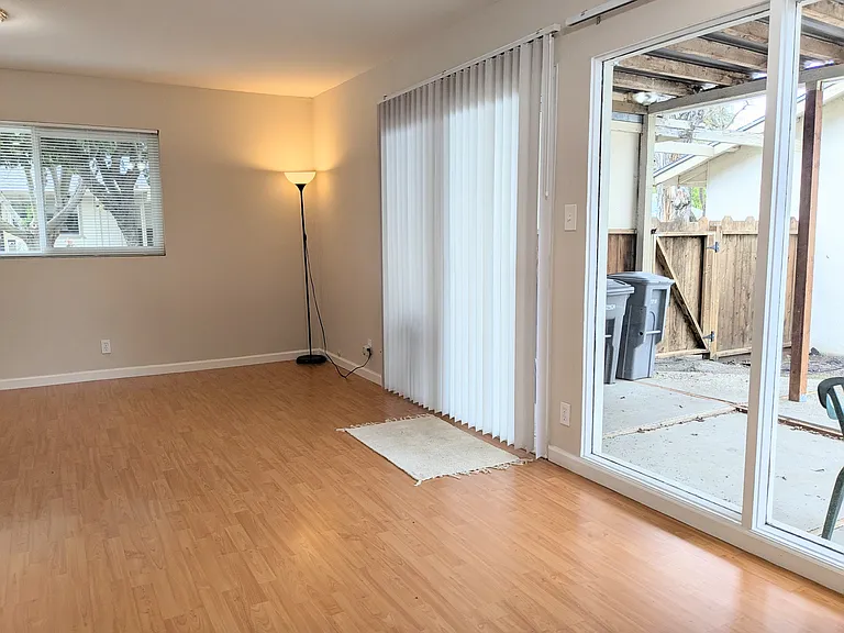 7327 Starward Dr — Photo 3