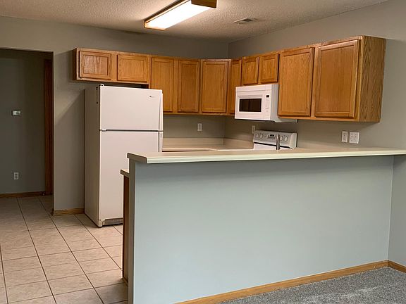 4th image of 1513 SE Delaware Ave APT 1