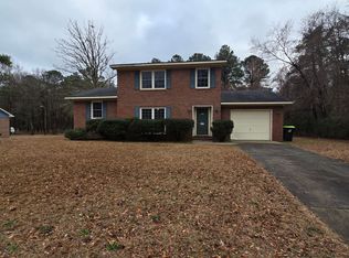 1233 Wilderness Dr, Spring Lake, NC 28390