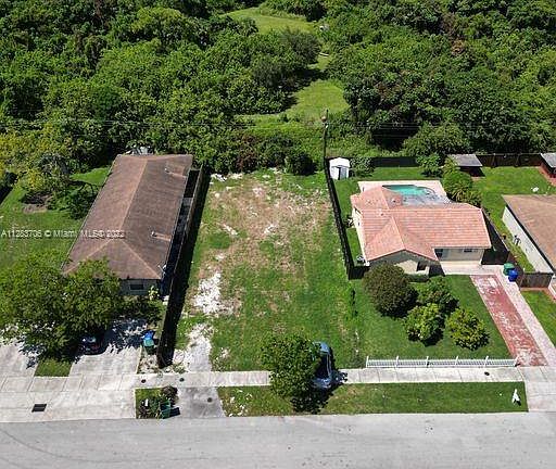 3rd image of 1785 SW 44th Ter #1-2