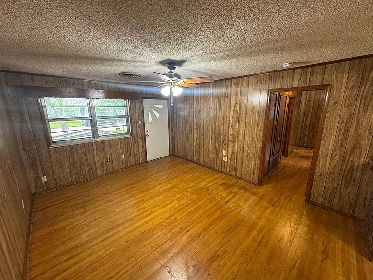 610 N Joyce St — Photo 29