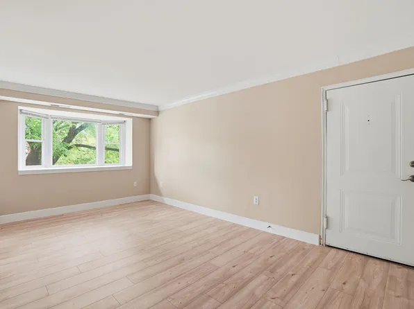 2841 Gainesville St SE APT 201, Washington, DC 20020