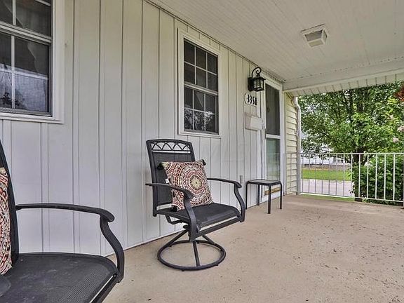 3rd image of 3358 Woodlawn Ave