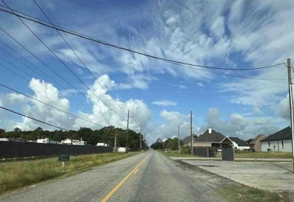 Exterior Neighborhood (street photo)