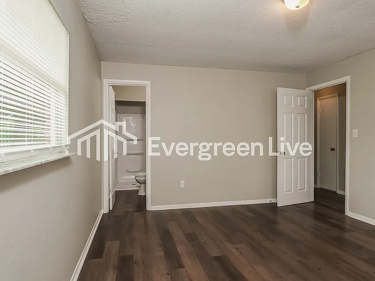 946 Keen Ct — Photo 11