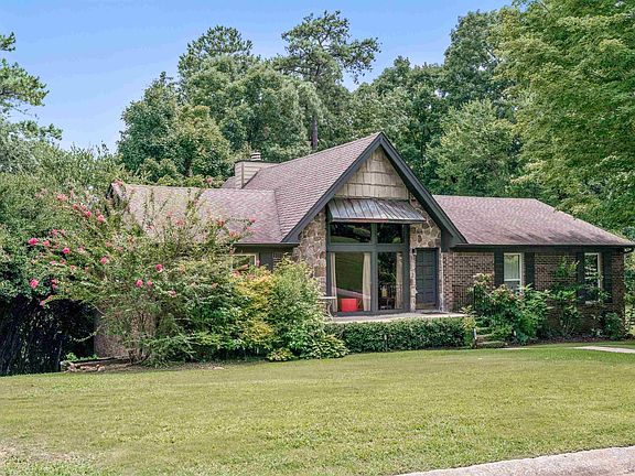 2nd image of 909 Autumn Chase Dr