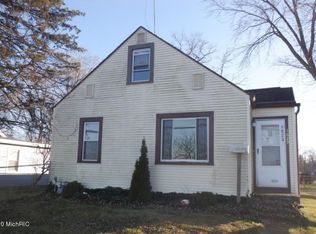 1629 Goguac St W, Battle Creek, MI 49015