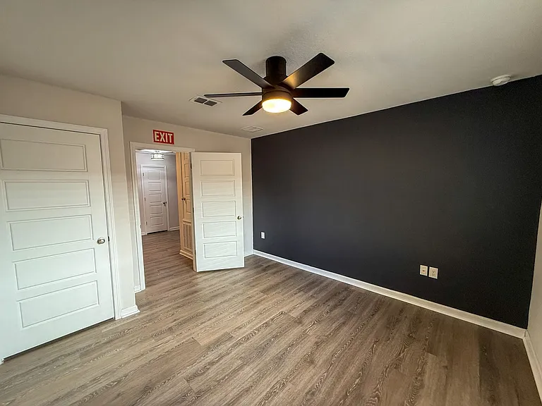 6352 Burrow Ln — Photo 18