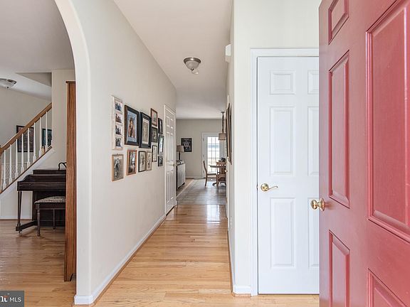 2nd image of 10012 Betsy St
