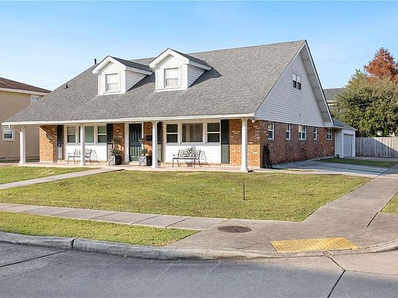 4th image of 301 Sharon Dr