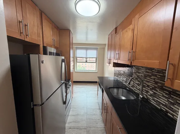 (undisclosed Address), Fresh Meadows, NY 11365