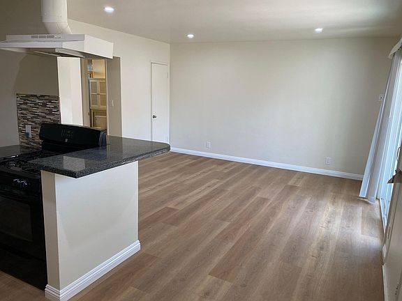 3rd image of 459 N Carmelo Ave #3
