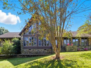 1515 Heatherloch Dr, Gastonia, NC