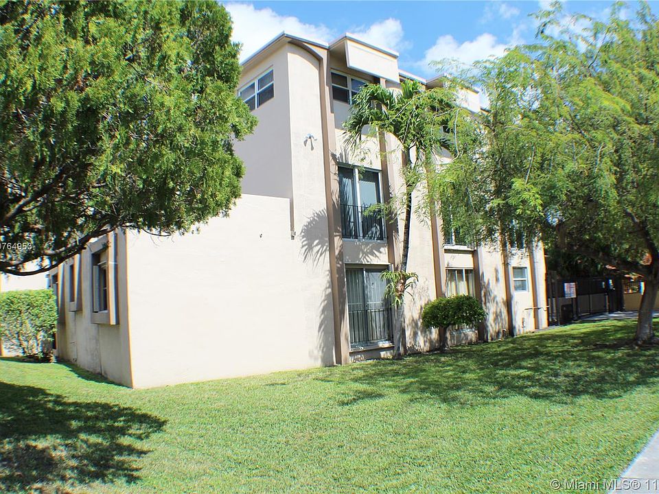 1st image of 1201 SW 42nd Ave #218
