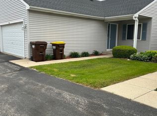 542 Timber Dr, Harvard, IL 60033