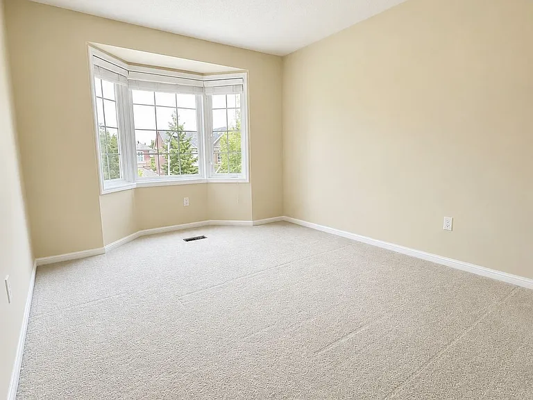 2372 Cornerbrooke Cres — Photo 18