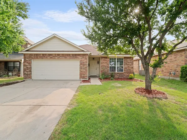 829 Kentucky Derby Ln, Fort Worth, TX 76179