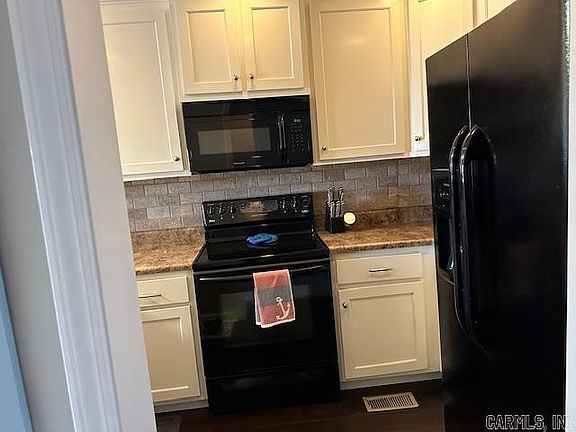 4th image of 104 Chelsea Dr APT 14