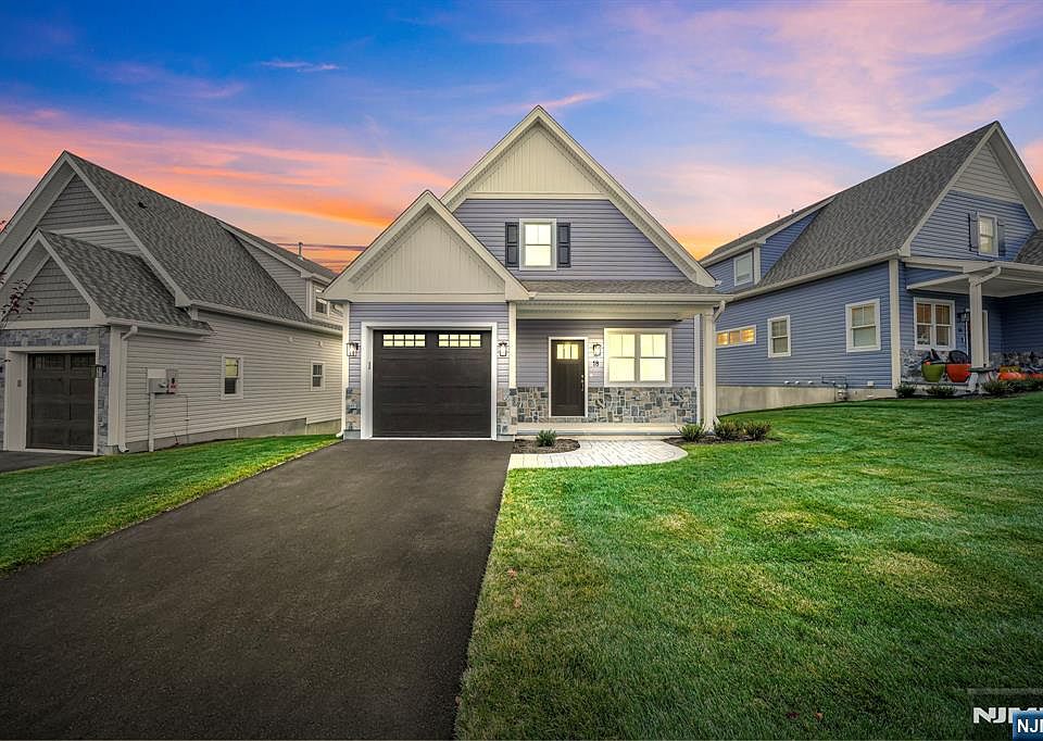1st image of 18 Birdie Ln