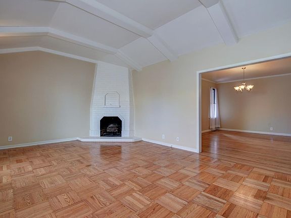 5th image of 273 Mastick Ave