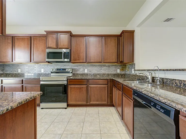 22534 Cloverland Field Dr — Photo 6