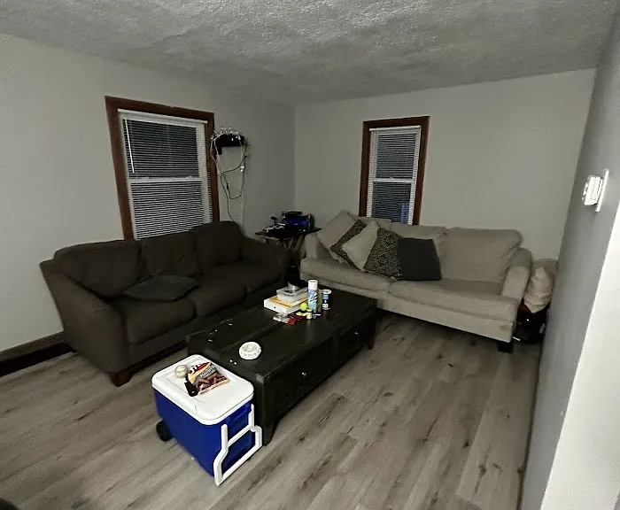 1427 Bixby Ave NE — Photo 2