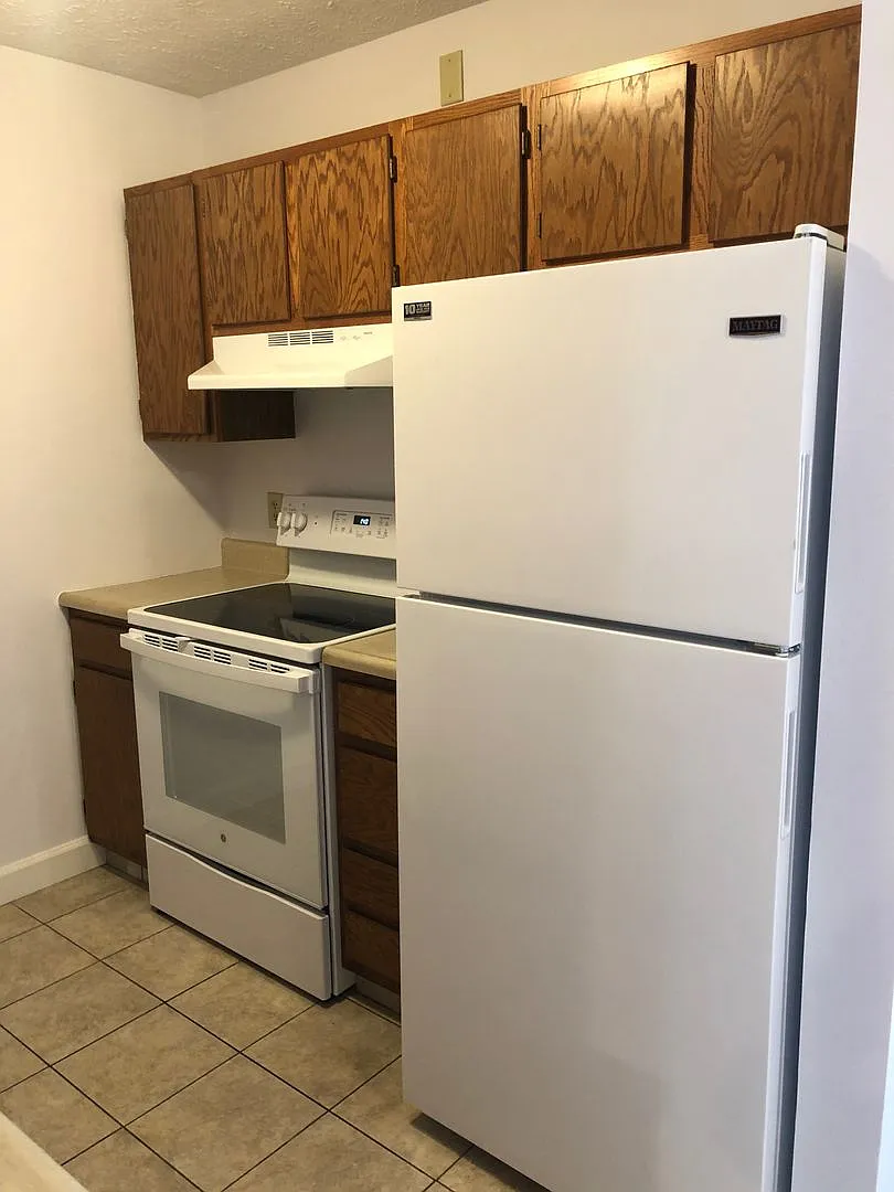 Updated 3 Bedroom Duplex Townhome on Quiet Tree-Lined Street — Photo 2