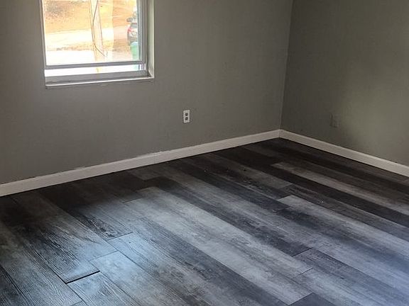 5th image of 307 W Thomas Ct