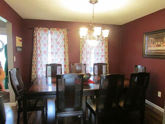 5th image of 29 Meadowland Dr