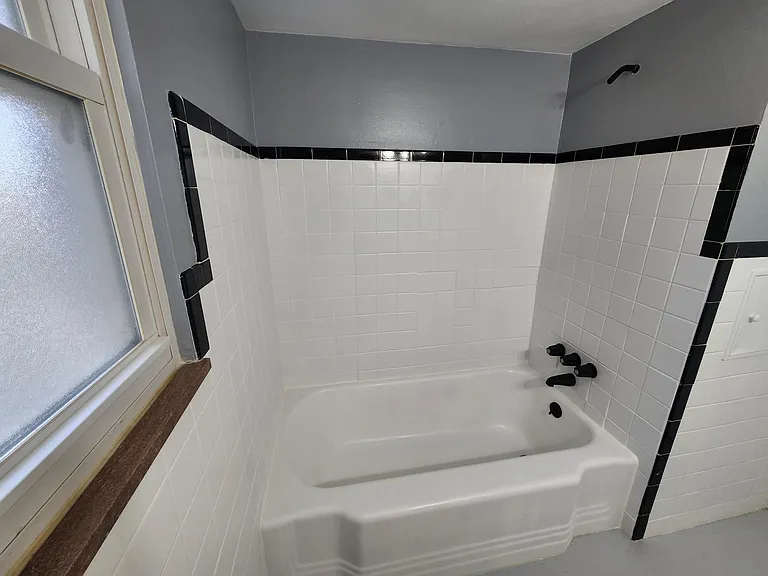 5985 Ridge Rd — Photo 12