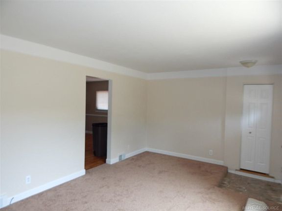 4th image of 31217 Gloede Dr