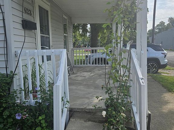 2nd image of 623 Erie St