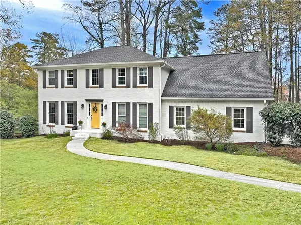 2480 Roxburgh Dr, Roswell, GA 30076