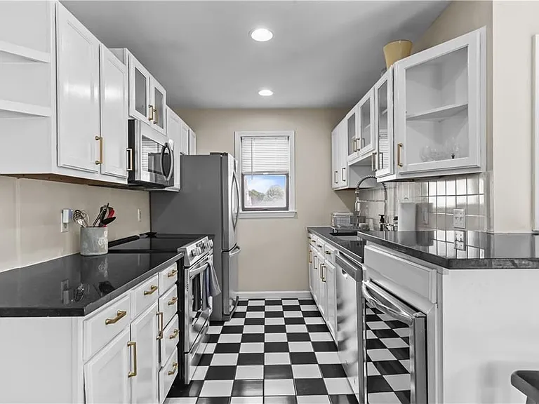 38 Harrison Ave #2 — Photo 6