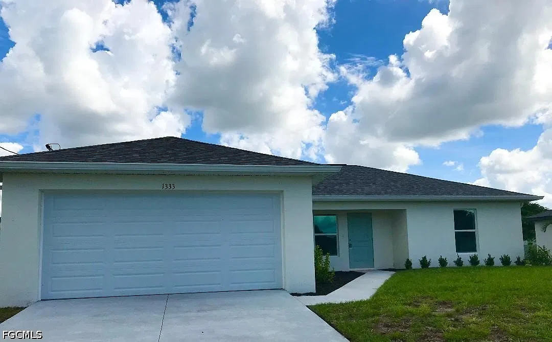 3 bed, 2.0 bath, 1330 sqft, $1,950 — Photo 1