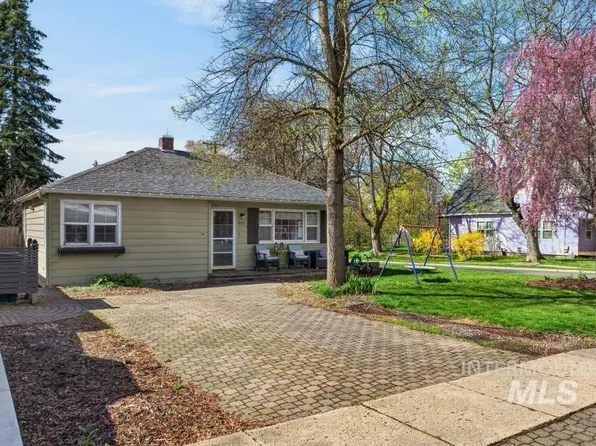 803 E 8th St, Moscow, ID 83843