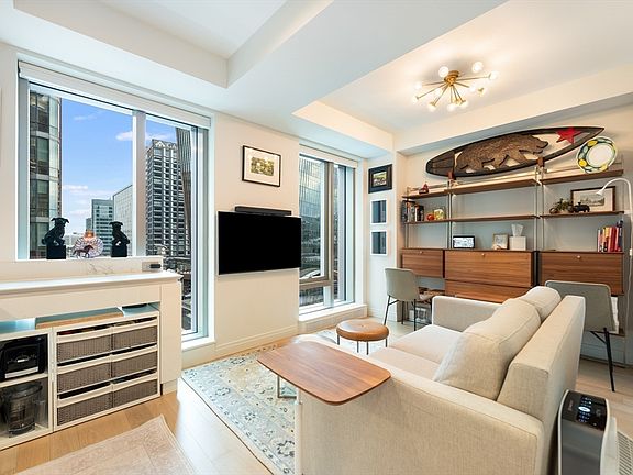 2nd image of 135 Seaport Blvd #818