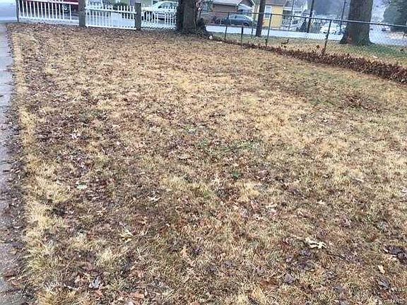 4th image of 5061 Lakewood Ave
